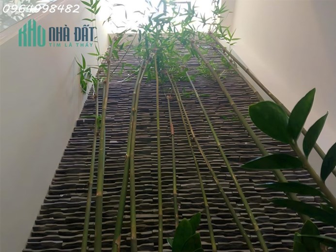 Nhà Bán gấp nhà hai tầng  mới ở ngay 57m 3pn - Hẻm 5m ô tô - hơn 4 tỷ TL mạnh