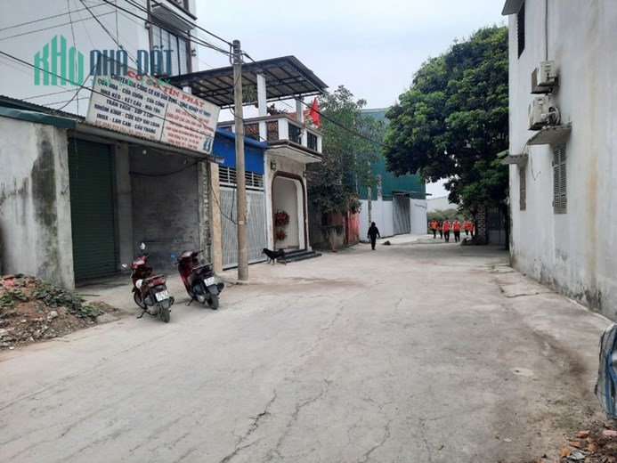 Cần Bán 135m Full Thổ Đường 8m Trục Chính Phụng Châu Giá 5 Tỷ