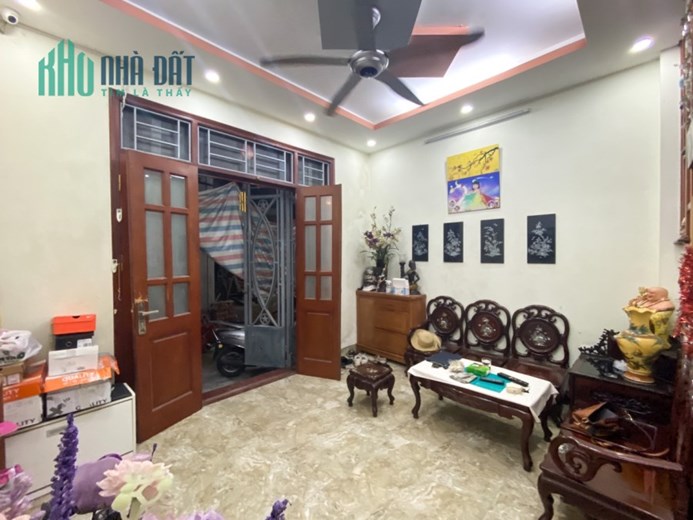 BÁN GẤP LẠC TRUNG, PHÂN LÔ, Ô TÔ ĐỖ CỬA, HIẾM NHÀ BÁN 36m x 4T, NHỈNH 4 TỶ 0901753139
