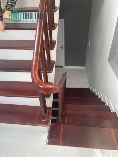 Đại La, Hai Bà Trưng, nhà đập hộp, gần phố, mặt tiền rộng, 50m2,  5 tầng , chỉ 5 tỉ 4