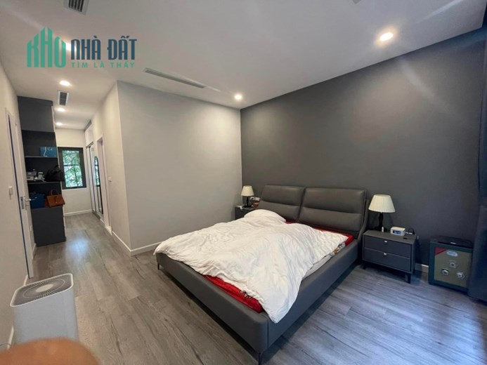 Đại La, Hai Bà Trưng, nhà đập hộp, gần phố, mặt tiền rộng, 50m2,  5 tầng , chỉ 5 tỉ 4