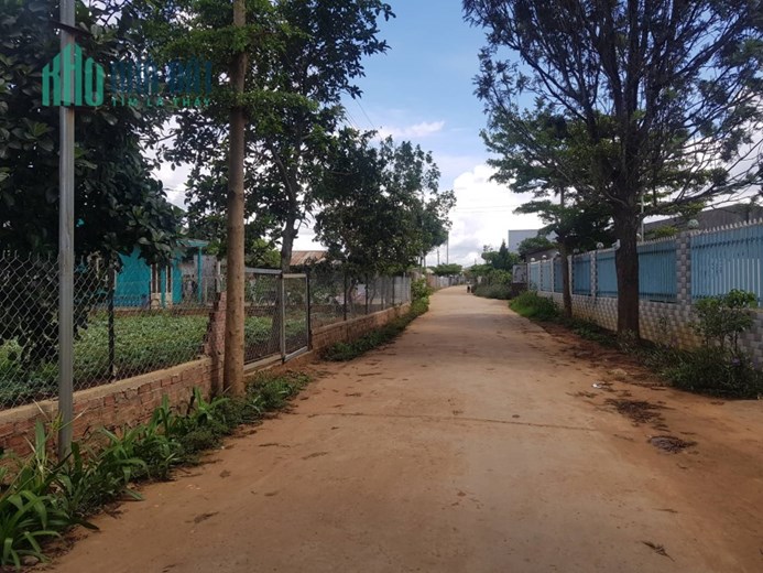 2 lô đất hẻm quốc lộ 20 vào 100m r chai 1 phú hội đức trọng 2,3 tỷ