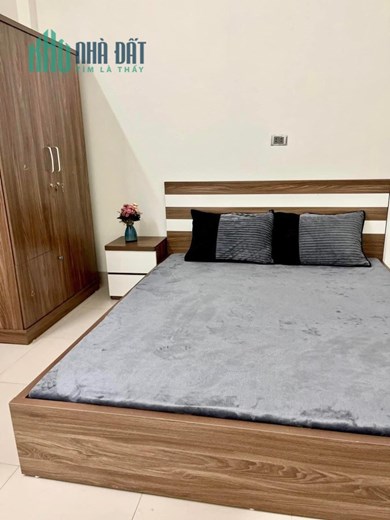 BÁN 116 m² PHỐ ĐỘI CẤN MT 116 M, Ô TÔ VÀO NHÀ . GIÁ 14 Tỷ.