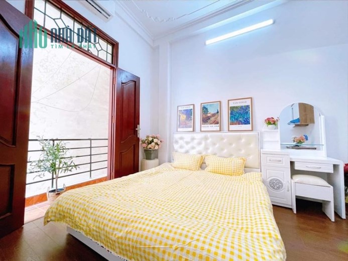 Bán nhà mặt ngõ Láng, lô góc, xe 5 tạ đỗ cửa, 20m ra phố 48m2, 6tỷ4