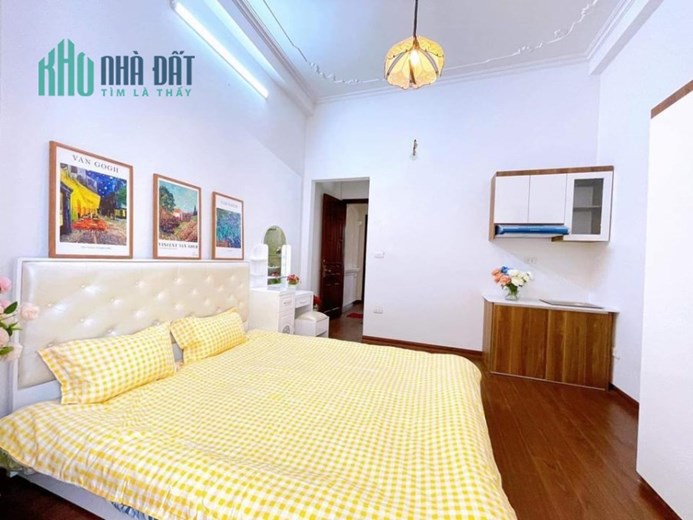 Bán nhà mặt ngõ Láng, lô góc, xe 5 tạ đỗ cửa, 20m ra phố 48m2, 6tỷ4
