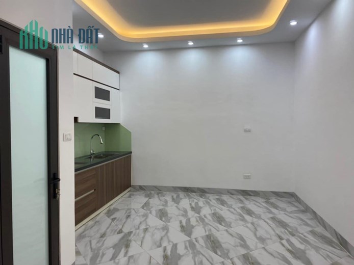 SIÊU HIẾM-NHÀ ĐẸP Ở NGAY-NGÕ 89 LẠC LONG QUÂN-Ô TÔ ĐỖ-42M2-CHỈ 6,6 TỶ