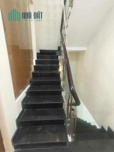 BÁN NHÀ MỚI XE HƠI VÀO NHÀ GIÁP TÊN LỬA, 48M2 4 TẦNG, 4.6 TỶ.