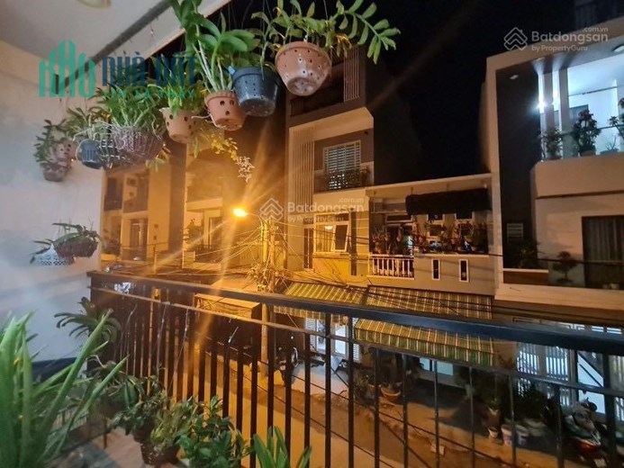 Bán gấp nhà siêu phẩm mặt tiền Đinh Công Tráng, TT Quận Hải Châu, kề sông, cận biển, chỉ 4TỷXXX