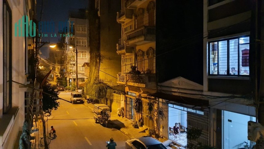 Chính chủ cần cho thuê nhà mặt phố Trần Đăng Ninh 2 tầng 1 tum tại Hà Nội: