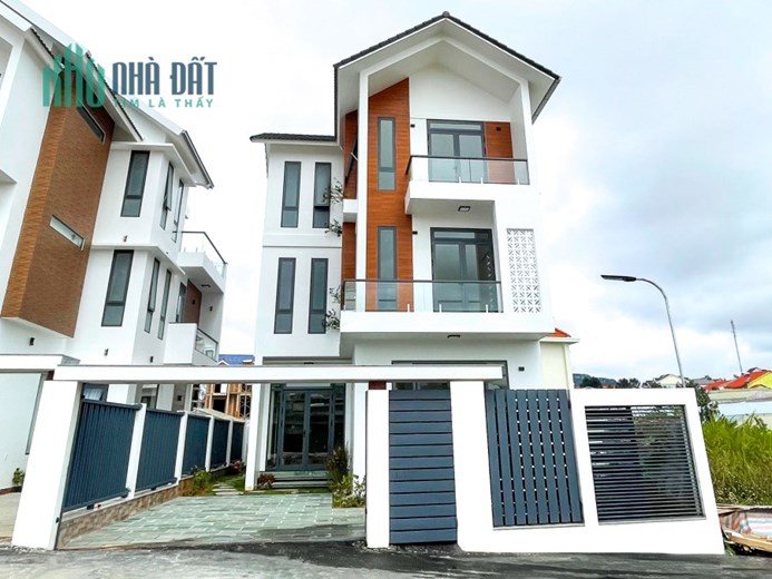 Bán Villa 200m2 Sổ riêng xây dựng đường Nguyễn Hữu Cầu, Phường12, TP. Đà Lạt