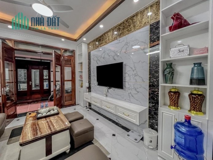 Sát phố! Lô góc Nguyễn Khang, nông, thông, ba gác tránh, ở luôn, 34m, 5T, 3.75 tỷ