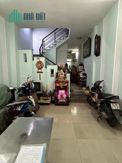 CHỦ NỢ BANK BÁN NHÀ GIÁP TÊN TỬA, 80M2 3 TẦNG, NHỈNH 5 TỶ.