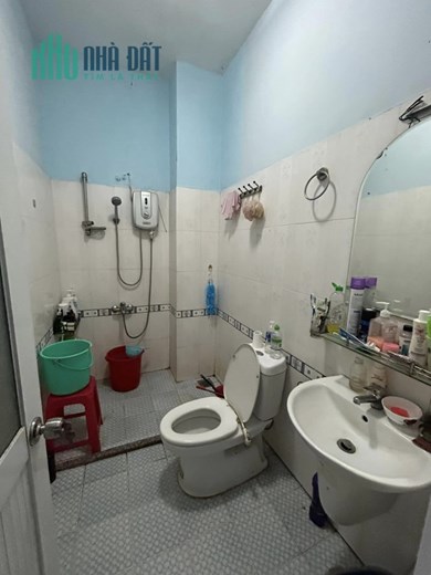 CHỦ NỢ BANK BÁN NHÀ GIÁP TÊN TỬA, 80M2 3 TẦNG, NHỈNH 5 TỶ.
