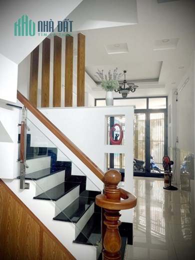Nhà bán 4 Tầng hẻm thông sát Mt Dương Bá Trạc P1Q8 - Giá 6.2 Tỷ