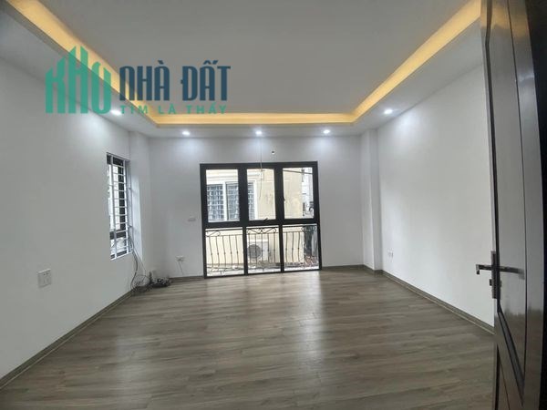 Nhà đẹp thoáng - otoo đỗ cửa  vào nhà - lô góc -ngõ thông tứ phía
