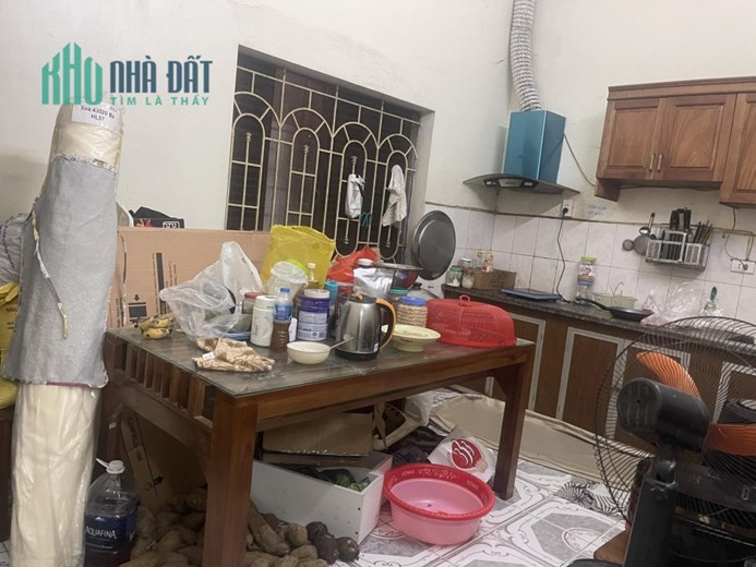 Cho thuê nhà nguyên căn, CHDV, 90m2, 3T, 5m, KD, mặt phố, 16tr, Xuân Đỉnh.