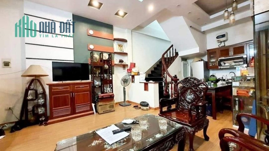 Bán nhà Huỳnh Thúc Kháng phố vip, 20m ra mặt phố 55m2 6 tỷ 95