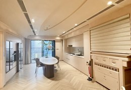 Bán CC cao cấp Golden Park, Cầu Giấy, 130 m2, 3 ngủ, nội thất tiền tỷ, chỉ việc xách vali đến ở.