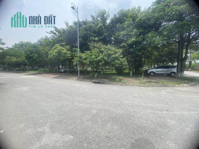 BÁN ĐẤT VƯỜN HOA TO NHẤT KHẢ LỄ- ĐÔNG NAM MÁT MẺ-  KHÔNG KHÍ TRONG LÀNH- SỔ ĐỎ THƠM PHỨC-  5 TỶx!