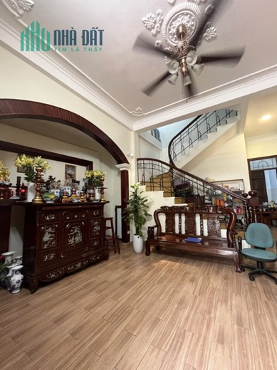 Đường Láng, Đống Đa, 80m 5 tầng  mặt tiền cực thoáng ngõ thông gần phố nhỉnh 8 tỷ lh 0817606560