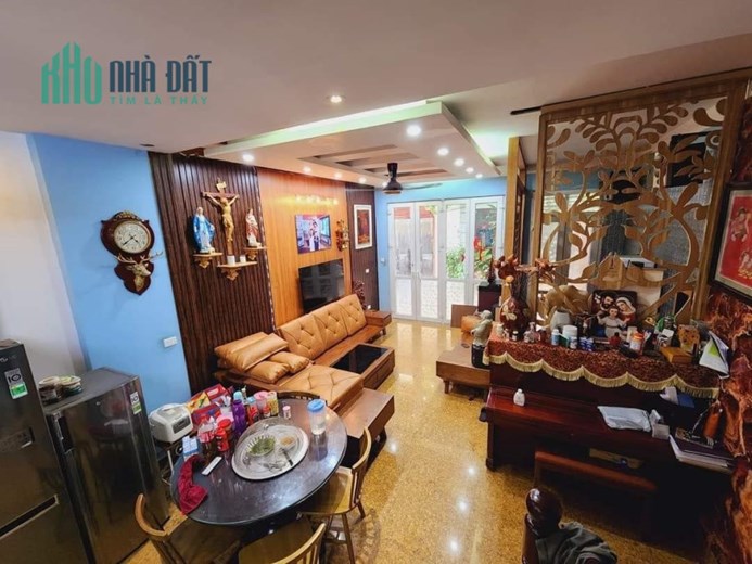 Bán Nhà Phố Phạm Văn Đồng 45m2 x 4 tầng ,  4 phòng ngủ đầy đủ công năng , giá chỉ hơn 5 tỷ.