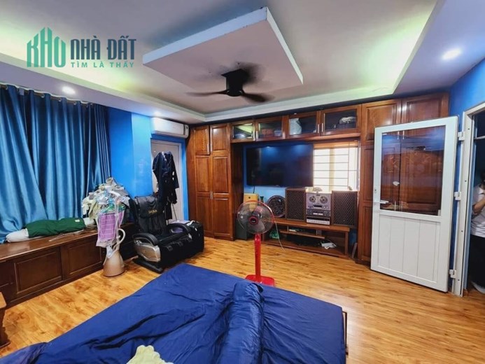 Bán Nhà Phố Phạm Văn Đồng 45m2 x 4 tầng ,  4 phòng ngủ đầy đủ công năng , giá chỉ hơn 5 tỷ.