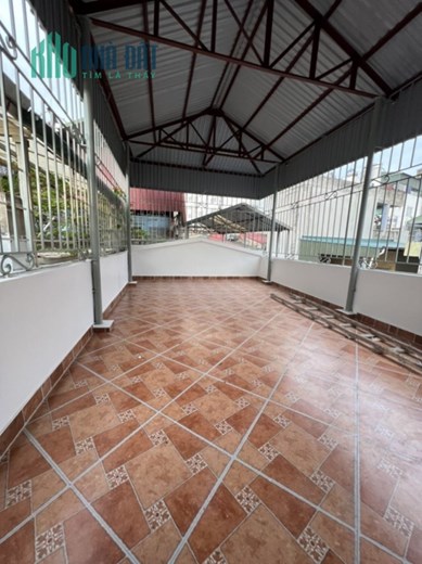 Bán đất tặng nhà Phạm Ngọc Thạch 50m 3 tầng mặt tiền 5m ngõ thông gần ô tô nhỉnh 4 tỷ lh 0817606560
