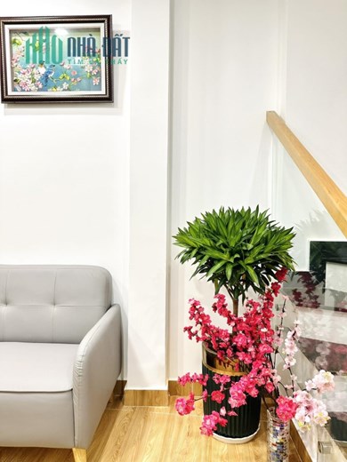 XE HƠI TỚI NHÀ  - P1 PHÚ NHUẬN - 4 TẦNG NHÀ ĐẸP - 3 PN - SỔ VUÔNG NỞ HẬU nhỉnh 4.x TỶ.