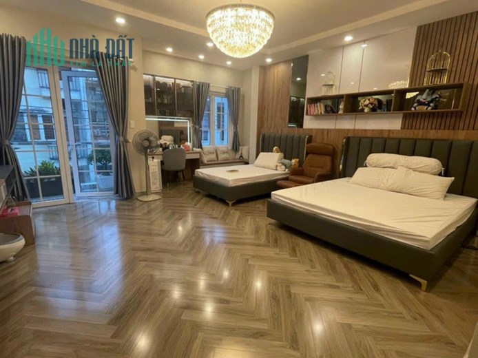 BIỆT THỰ 3 MẶT TIỀN  ĐẸP LUNG LINH - TẶNG HẾT NỘI THẤT - 4 TẦNG - HẺM 8M -500m2