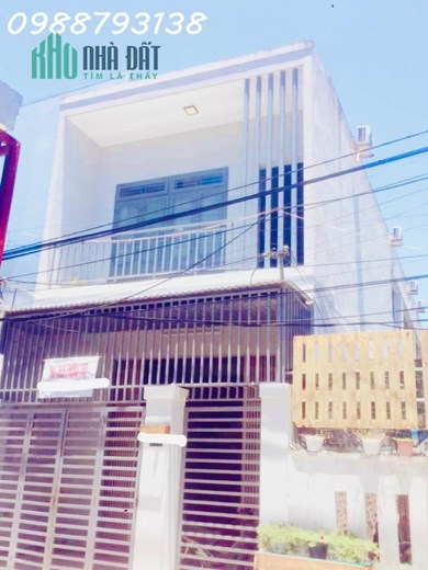 Căn nhà 2 tầng với 14 phòng trọ cho nhân viên Hyatt và Crown thuê