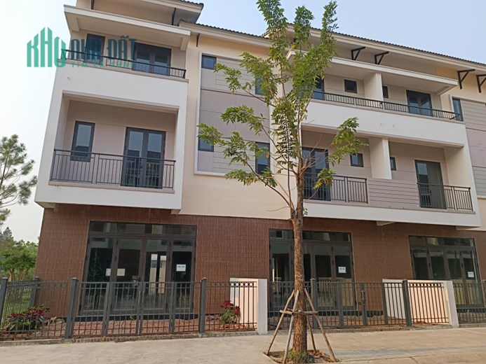 Bán gấp nhà phố 3 tầng view đẹp tại kđt Vsip.