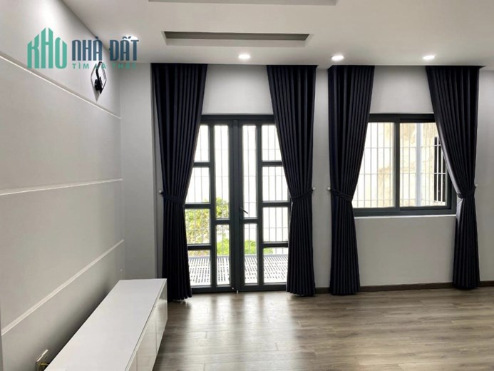 NHÀ LÂM VĂN BỀN TRUNG TÂM QUẬN 7, 70M2, LỘ 6M, Ô TÔ 7 CHỔ TỚI NHÀ, 5.3 TỶ