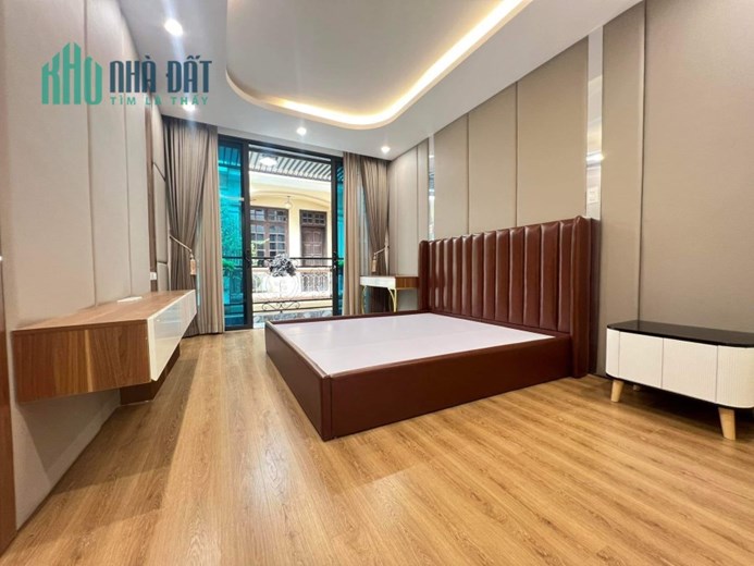 Bán nhà phố Thành Công, Đống Đa 65m, 4 tầng, mt 4m. Giá: 13.9 tỷ