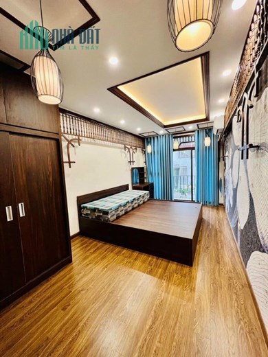 Bán nhà phố Thành Công, Đống Đa 65m, 4 tầng, mt 4m. Giá: 13.9 tỷ