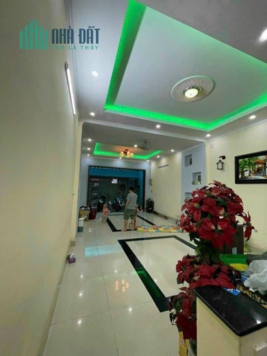 Cho thuê nhà sát đại học Hutech Bình Thạnh , 5 tầng chỉ 19 triệu