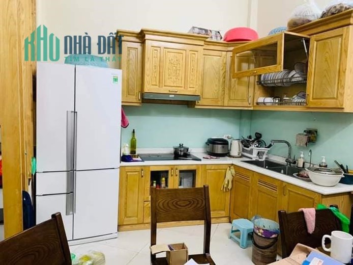 CỰC HIẾM. Nhà tự xây Phố Đại La, 15m ra ô tô, thoáng tước sau. nở hậu. Diện tích 35m, 4 tầng, mặt
