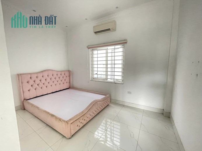 Bán nhà Hoàng Như Tiếp, Bồ Đề, thoáng, kinh doanh, oto tránh, 65m2x 3 tầng, mặt: 4m, 8 tỷ