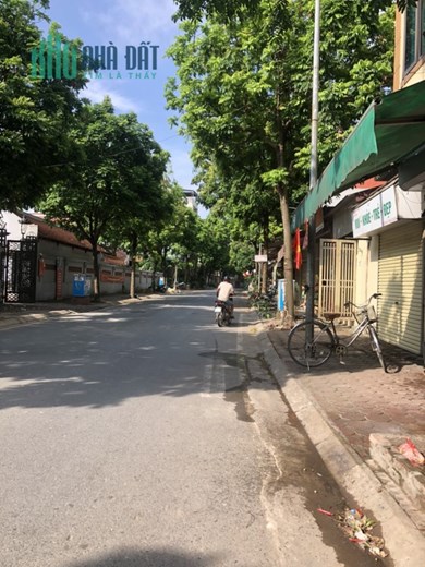 Bán đất Đa Tốn, ô tô vào đất, 65 m2, MT 5,3 m, giá chỉ 1,65 tỷ.
