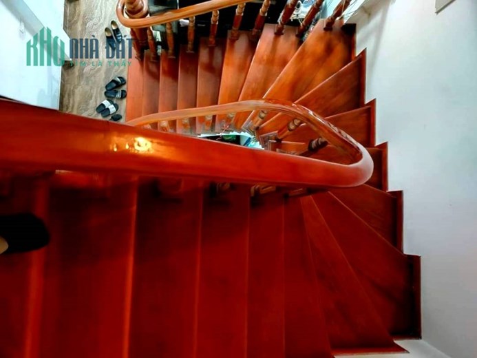 Bán nhà 72m2 x 4 tầng, ô tô đỗ, 10,6 tỷ Nguyễn Sơn, Long Biên