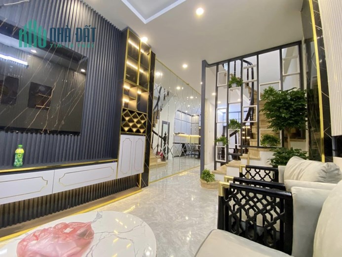 Bán Nhà Hồng Mai, 45m2 x 4 tầng, giá 4.65 tỷ, nhà đẹp, ô tô đỗ cổng