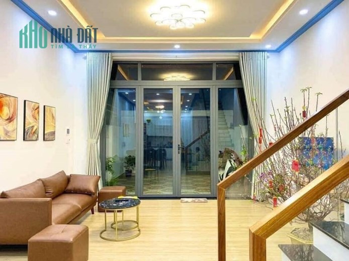 Nhà bán 45m2 HXH đỗ cửa Nguyễn Sỹ Sách, phường 15 chỉ 3,x Tỷ