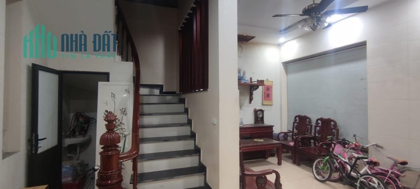 BÁN NHÀ THẠCH BÀN Ô TÔ ĐỖ CỬA NHỈNH 3 TỶ 43M NHÀ DÂN XÂY 4 TẦNG CHỦ CẦN BÁN GẤP RẤT THIỆN CHÍ