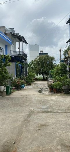 bán đất chính chủ quận 9,62m hiện hứu,giá 2.7 tỷ, gặp gở trao đổi còn thương lượng. 0933660119 Hoài