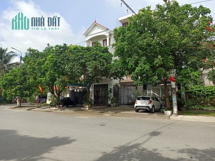 Bán đất biệt thự mặt đường 30m Thư Trung - Văn Cao, 180m, hướng Tây Nam, GIÁ 67 tr/m