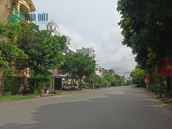 Bán đất biệt thự mặt đường 30m Thư Trung - Văn Cao, 180m, hướng Tây Nam, GIÁ 67 tr/m