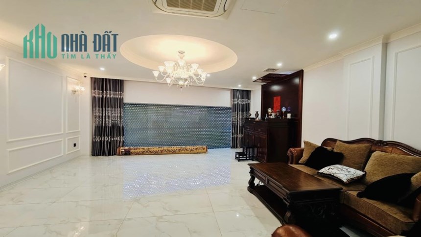 Bán nhà mặt phố Hàng Muối, quận Hoàn Kiếm. Vỉa hè 2 bên ô tô dừng đỗ ngày đêm. Kinh doanh sầm uất.