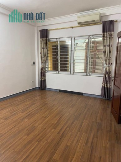 Bán nhà Minh Khai, ở luôn, gần phố, thoáng, DT36m2, giá 3.4 tỷ.