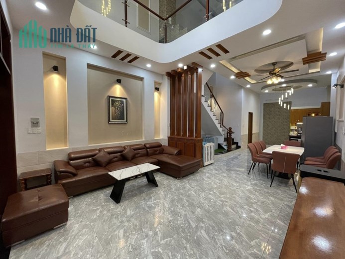 Sở Hữu Ngay Nhà 3 tầng, DT 68m2, ÔTô Chạy Vi Vu,  Ngay Chợ Thủ Đức, Giá Cực Tốt