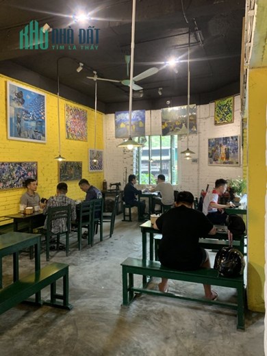 Việc kinh doanh nhà mình chuyển đi tỉnh khác nên không có người quản lý quán cafe, muốn sang nhượng