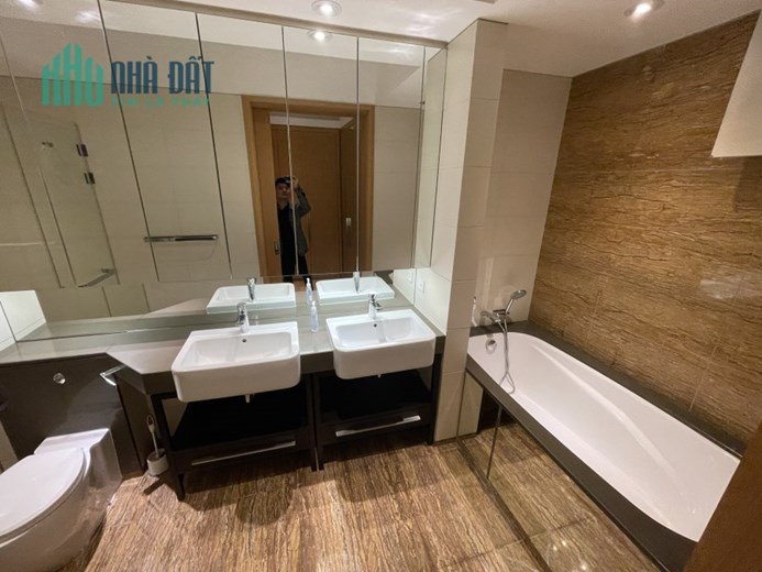 Cho thuê căn hộ IPH Tháp Tây 145m2. 3 phòng ngủ. Nội thất: full. Indochina Plaza, Đường Xuân Thủy,